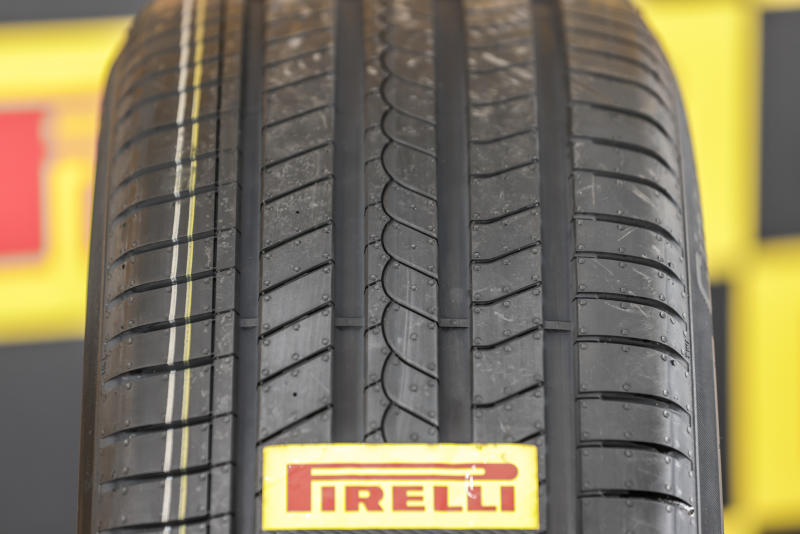 Pirelli Cinturato Rosso 225/40R18 92W