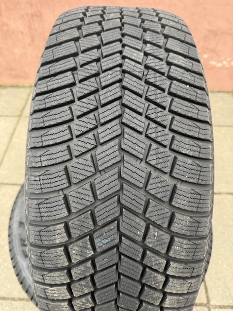 Pirelli Ice Zero FR 3 215/55R18 99H XL