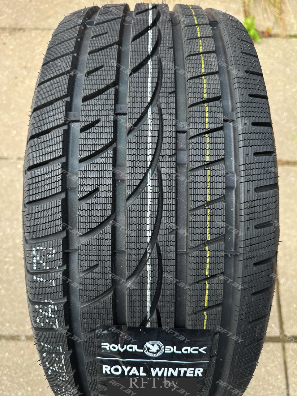 Royal Black Royal Winter 235/55R17 103HXL