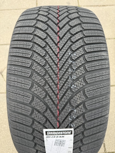 Bridgestone Blizzak 6 255/55R20 110 W