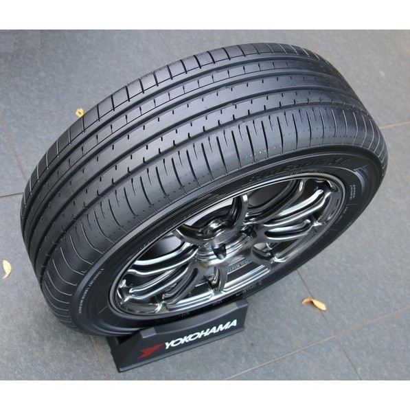 Yokohama Bluearth-XT AE61 235/55R17 103W