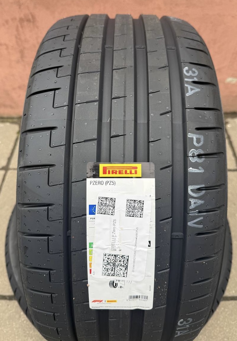 Pirelli PZERO (PZ5) 245/40R18 97Y