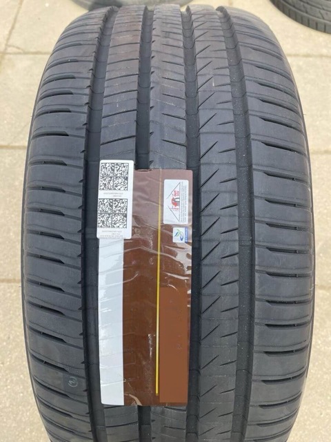 Bridgestone Alenza 001 215/55R18 99V
