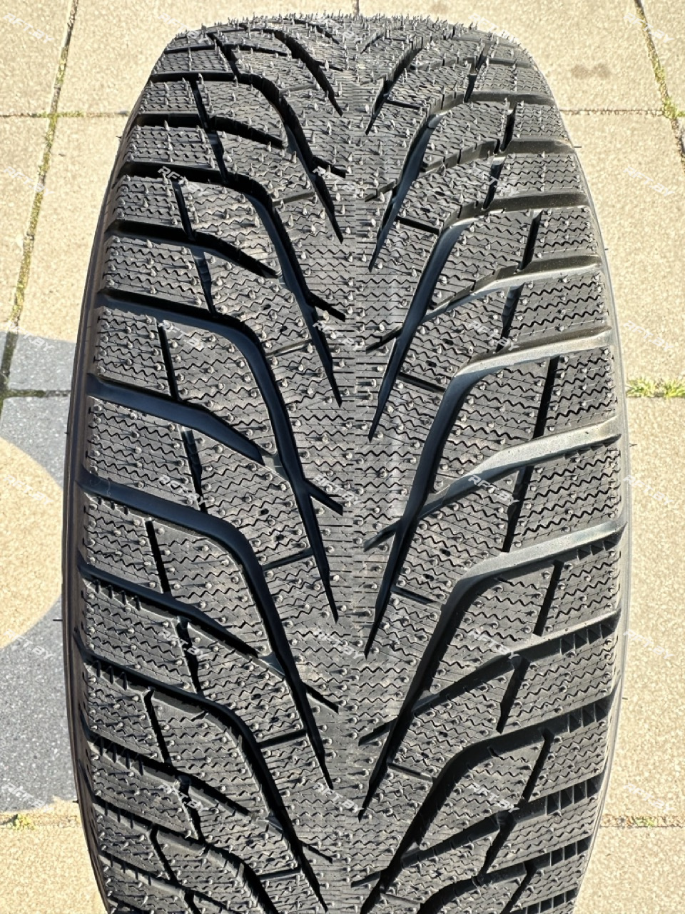 Hankook Winter i*cept IZ3 W636 205/60R16 96T XL