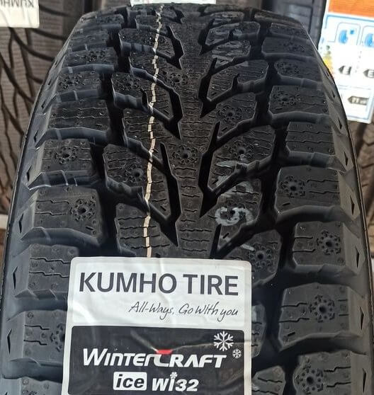 Kumho Wintercraft WI32 235/55R19 105T