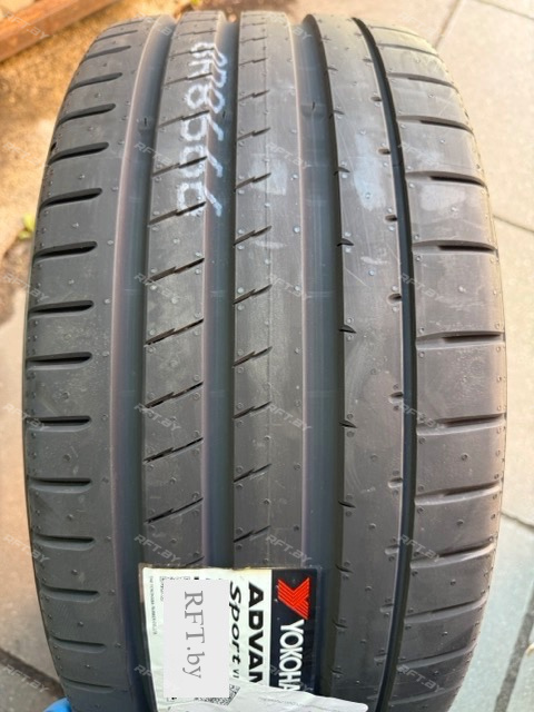 Yokohama Advan Sport V107 225/35R20 90 Y