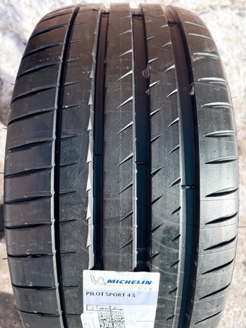 Michelin Pilot Sport 4 S 295/35R21 107Y