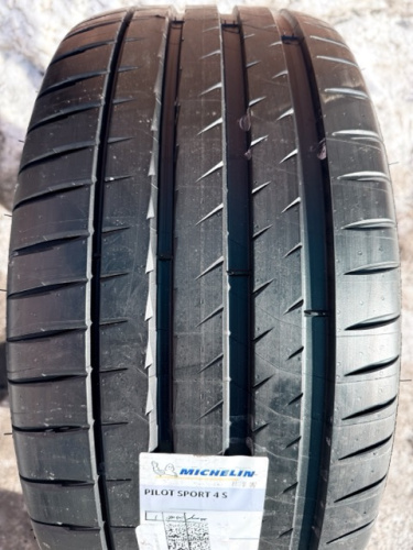 Michelin Pilot Sport 4 S 285/35R21 108Y