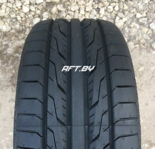Toyo DRB 245/35 R20 95W
