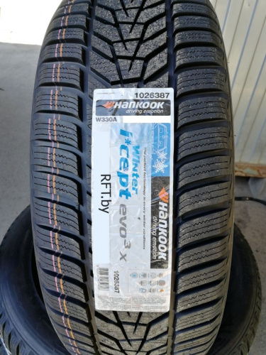 Hankook W330A i cept Evo3 265/40R22 106W
