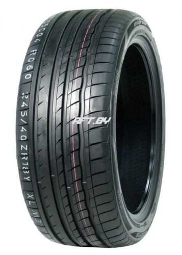 Momo Outrun M3 235/45 R17 97Y