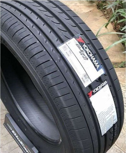 Yokohama BlueEarth RV02 235/65 R18 106V