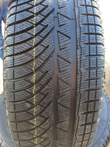 Michelin Pilot Alpin PA4 235/50 R17 100V