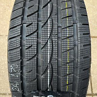 Royal Black Royal Winter 235/45R17 97H